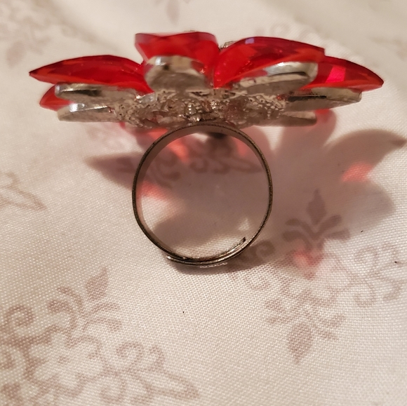Red Flower ring - Picture 3 of 3
